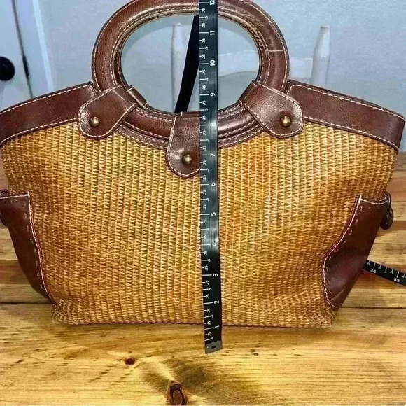 Fossil Woven Straw look Boho circle handle hand bag purse with shoulder strap - Picture 13 of 15
